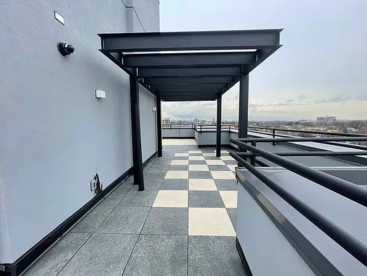 Rented by Tapiro Realty | media 9