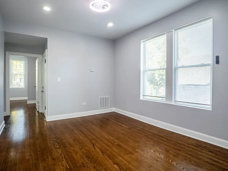 4837 W Monroe St #2 — Photo 8