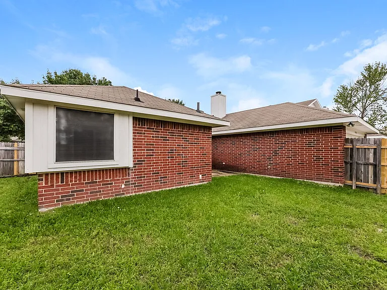 7605 Colfax Dr — Photo 16