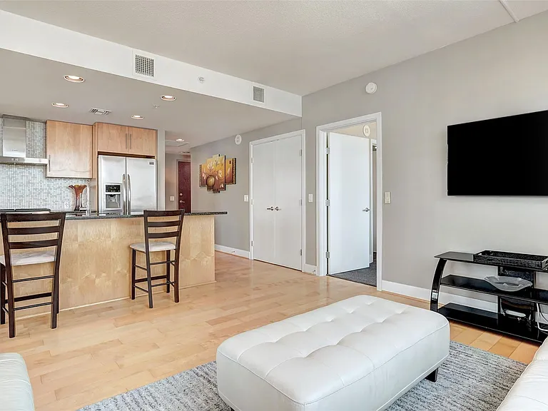 300 Bowie St #1301 — Photo 15