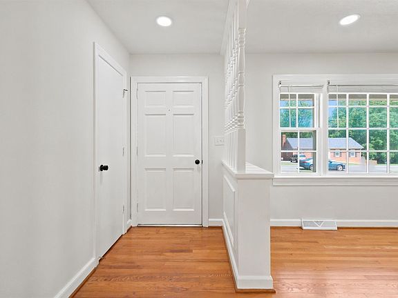 3rd image of 295 Westridge Cir