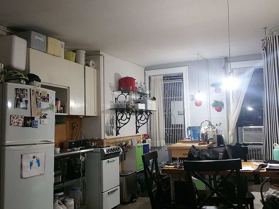1st image of 190 1st Ave APT 7