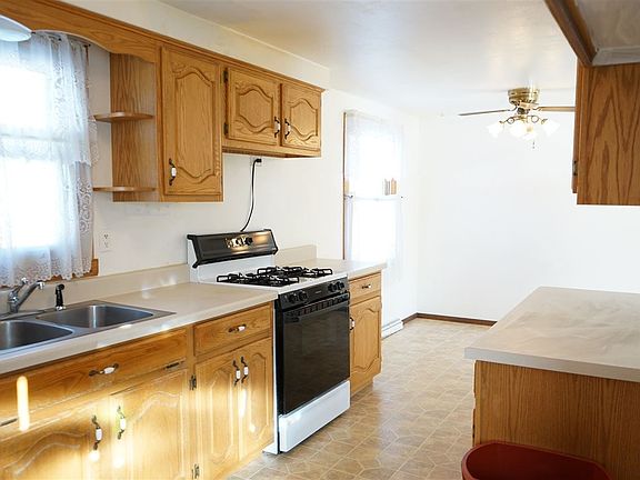 5th image of 2950 Braun Ct