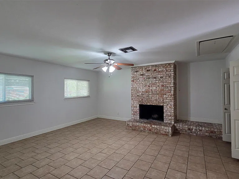 5434 Goldspier St — Photo 5
