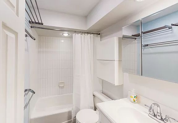 5th image of 280 Saint Johns Pl APT 2D