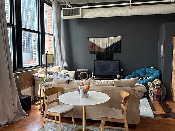 4th image of 124 W Polk St APT 605