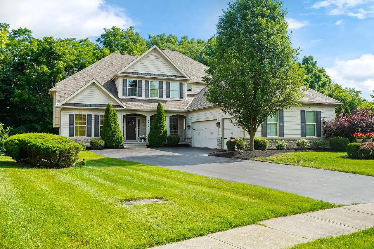 4426 Yellow Wood Dr photo 1