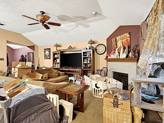 5th image of 536 Chestnut Trl