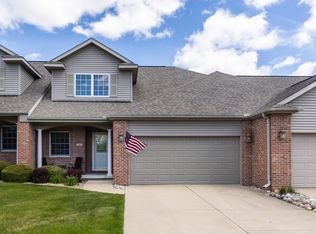 24 Arbor Ct, Bloomington, IL 61704