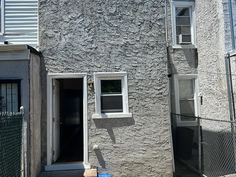 1938 Brunner St — Photo 14
