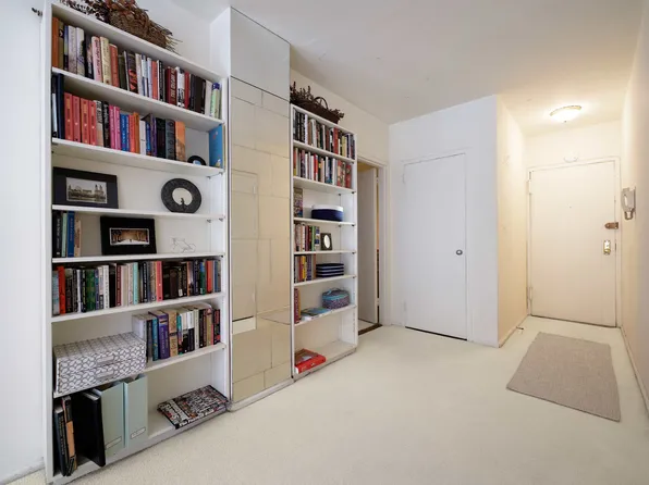 430 East 56th Street image 5 of 19