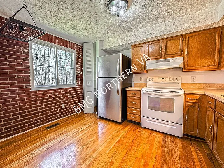 8627 Spring Creek Ct — Photo 6