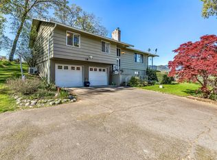 7681 Rapp Ln, Talent, OR 97540