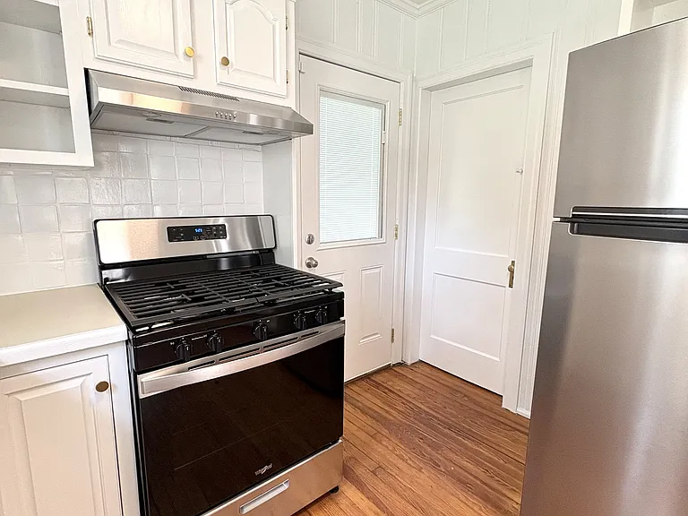 2807 Ashland St — Photo 9