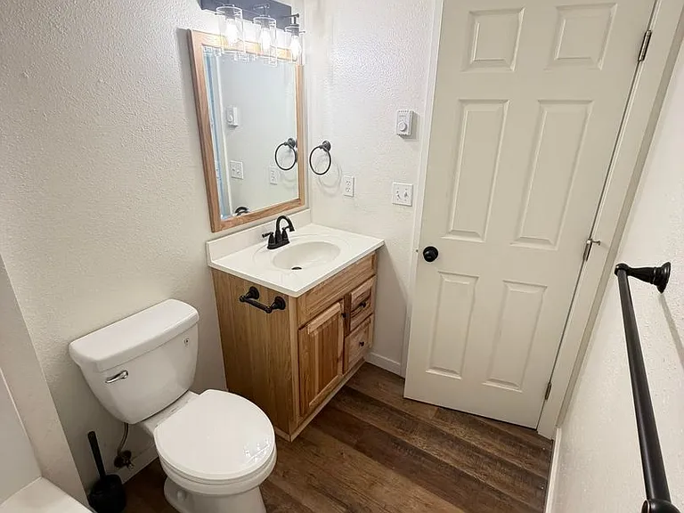 540 W Maple St #25 — Photo 14