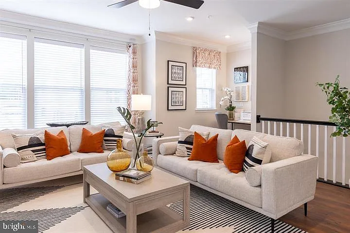 4 bed, 3.5 bath, 2212 sqft, $3,700 — Photo 3