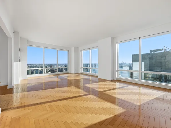 845 United Nations Plaza image 3 of 50