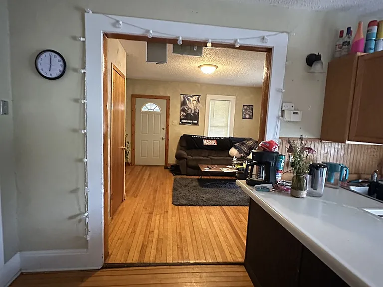 640 Niagara St — Photo 4