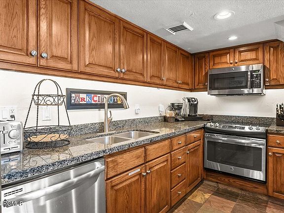 4th image of 1415 Lowell Ave #356