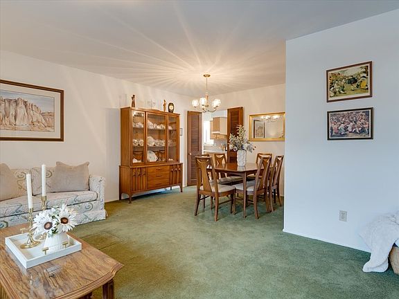 5th image of 549 Bryce Ave