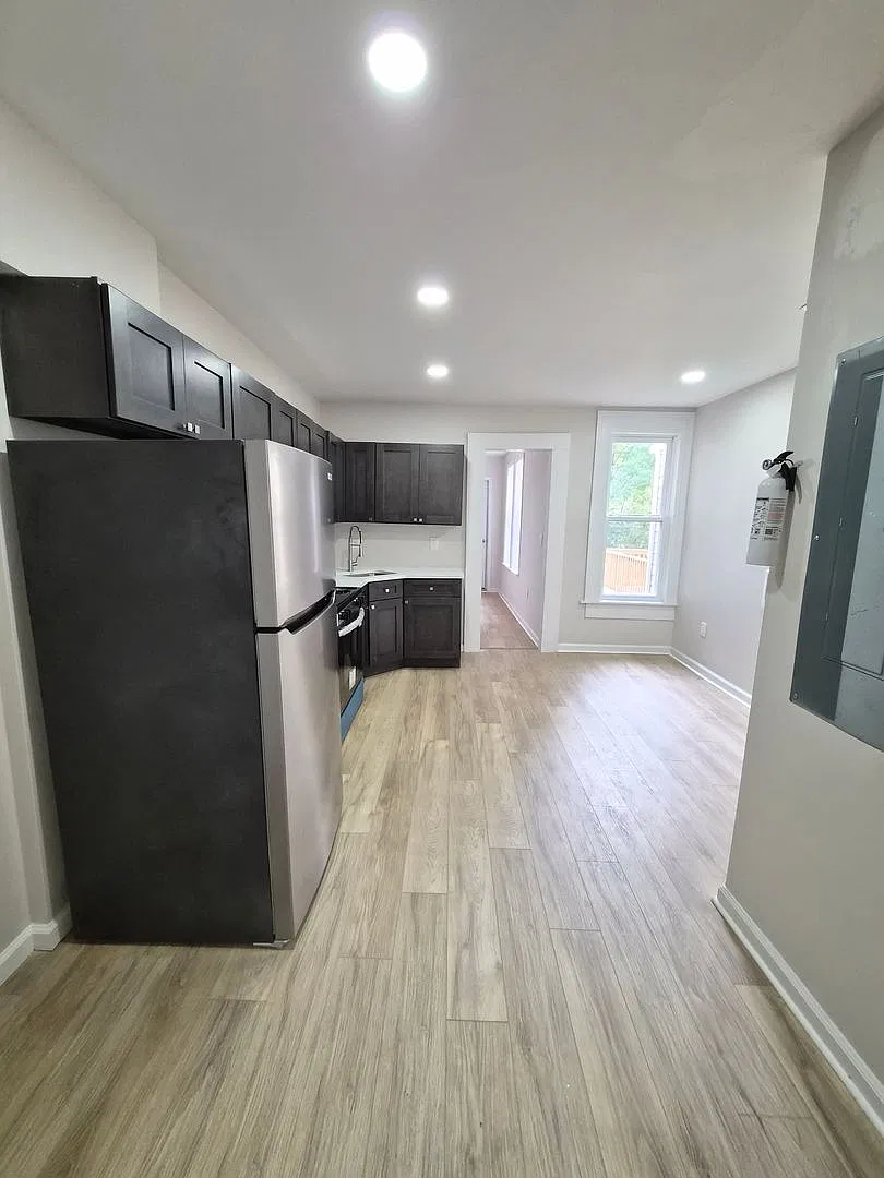 Move-In Ready Now! Completely Renovated 4-Bedroom Home For Rent — Photo 4