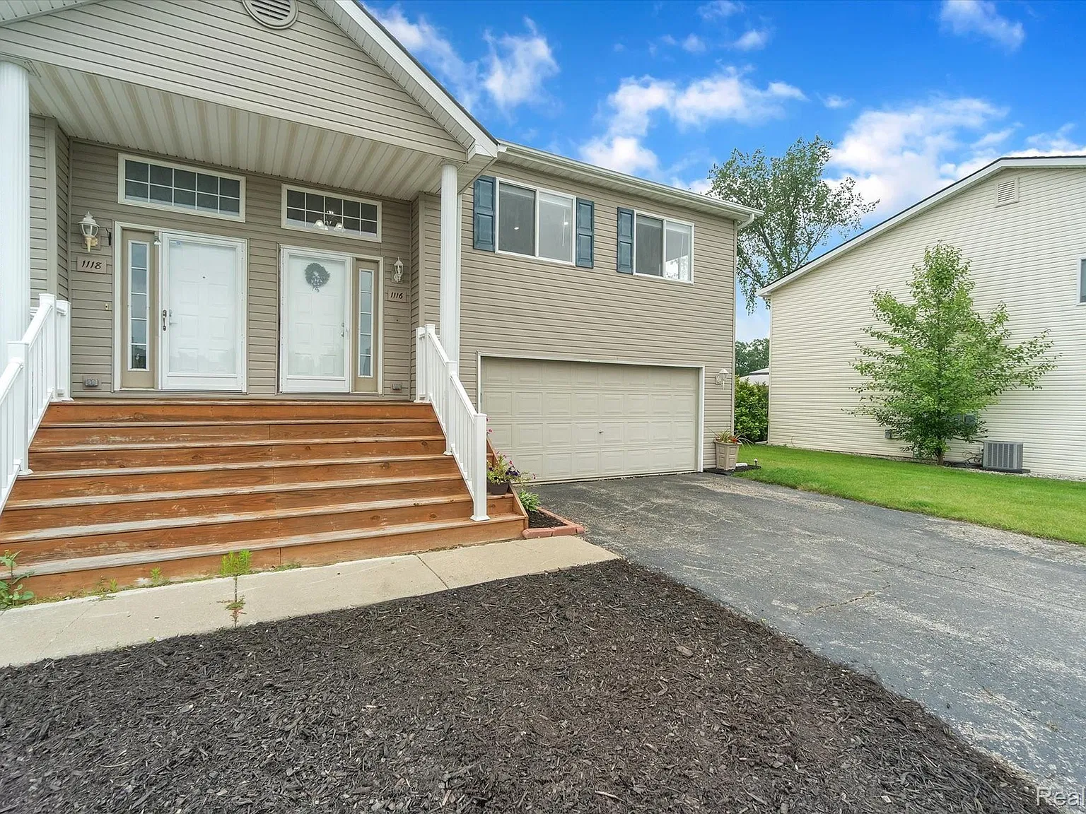 2 bed, 2.5 bath, 1860 sqft, $2,150 — Photo 4
