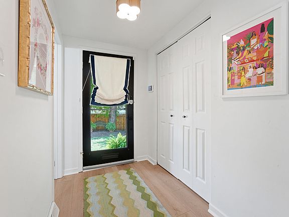 4th image of 505 Amberson Ave