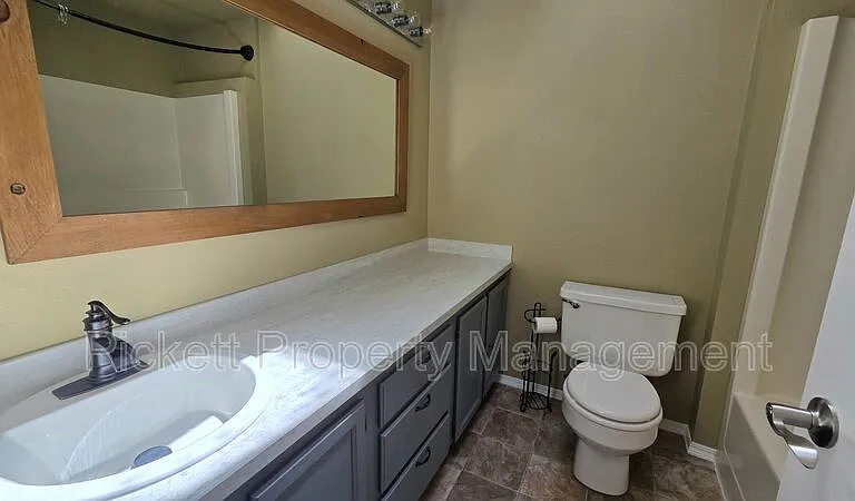 1367 NW Rockford Cir — Photo 11