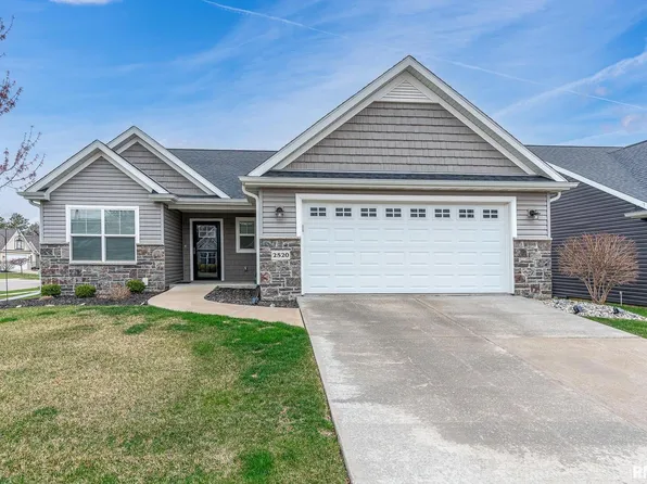 2520 Pheasant Creek Cir, Davenport, IA 52807