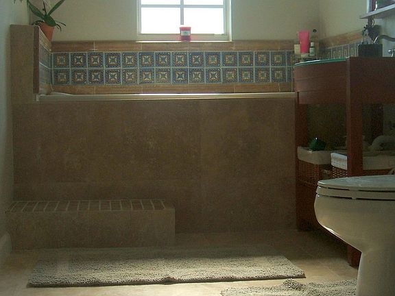 Bright Marble Master Bath w/ Soaking Tub 