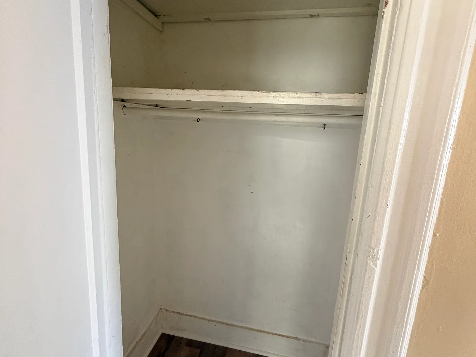 3 bed, 1500 sqft, $2,100 — Photo 2