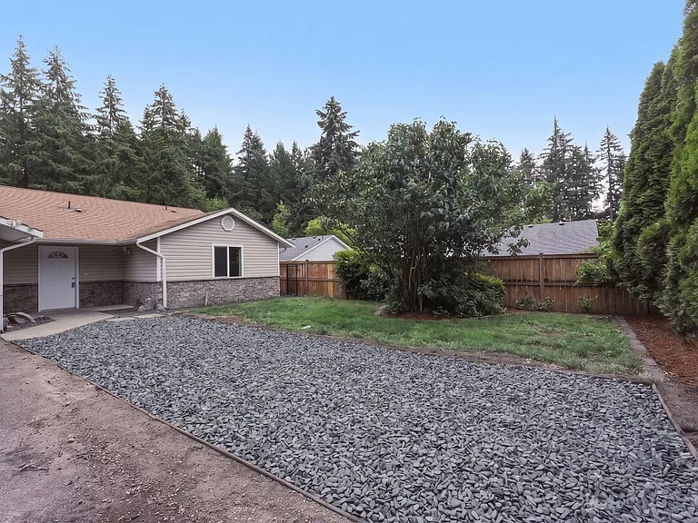 1012 David St SE — Photo 3