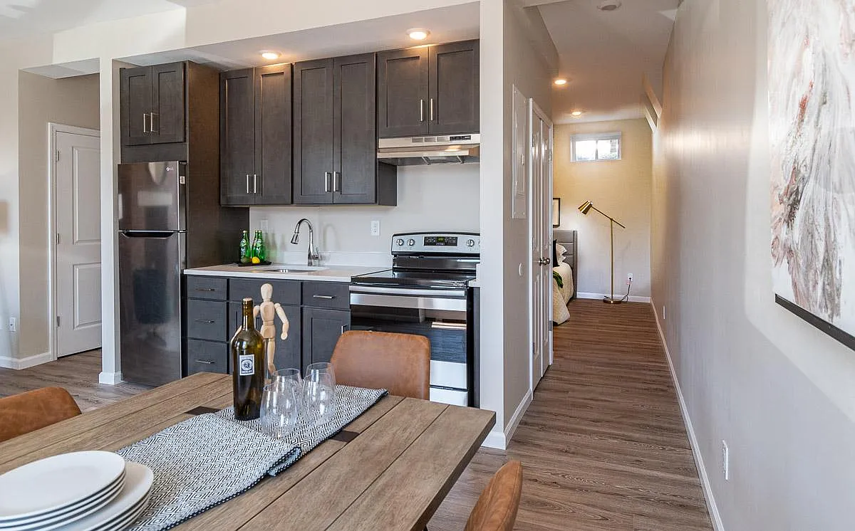 Building Photo - 56 Linden Ave #3