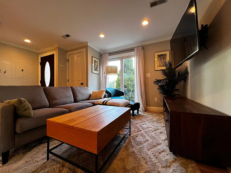 10 Symmes St #1 — Photo 6