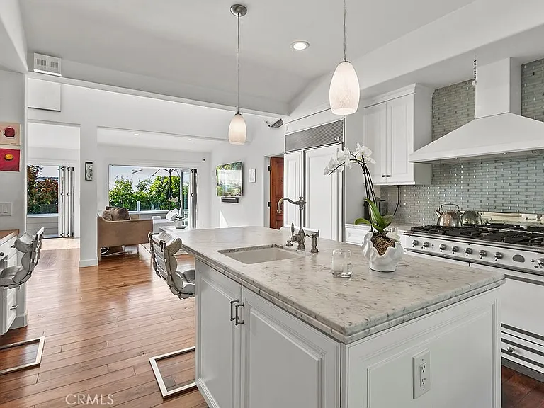 1010 Emerald Bay — Photo 20