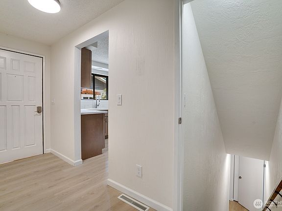 3rd image of 4270 Fir Drive NE