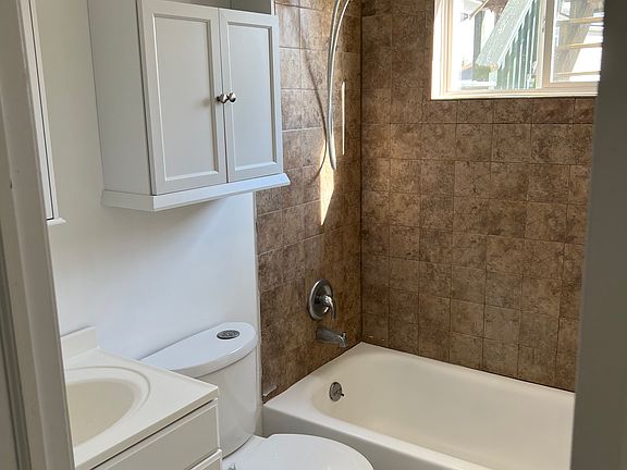 5th image of 15 Marina Rd #1