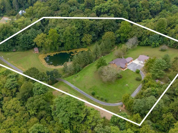 3446 Deneen Rd, Hancock, MD 21750