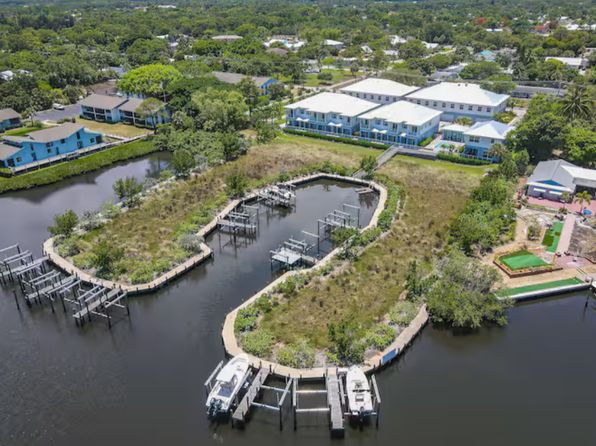 4668 SE Manatee Way #4