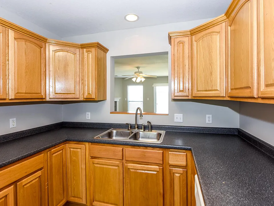 2407 Hallerins Ct