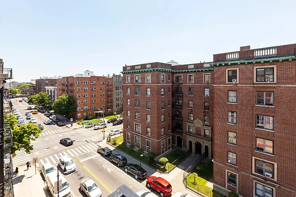 Rented by Compass | media 9