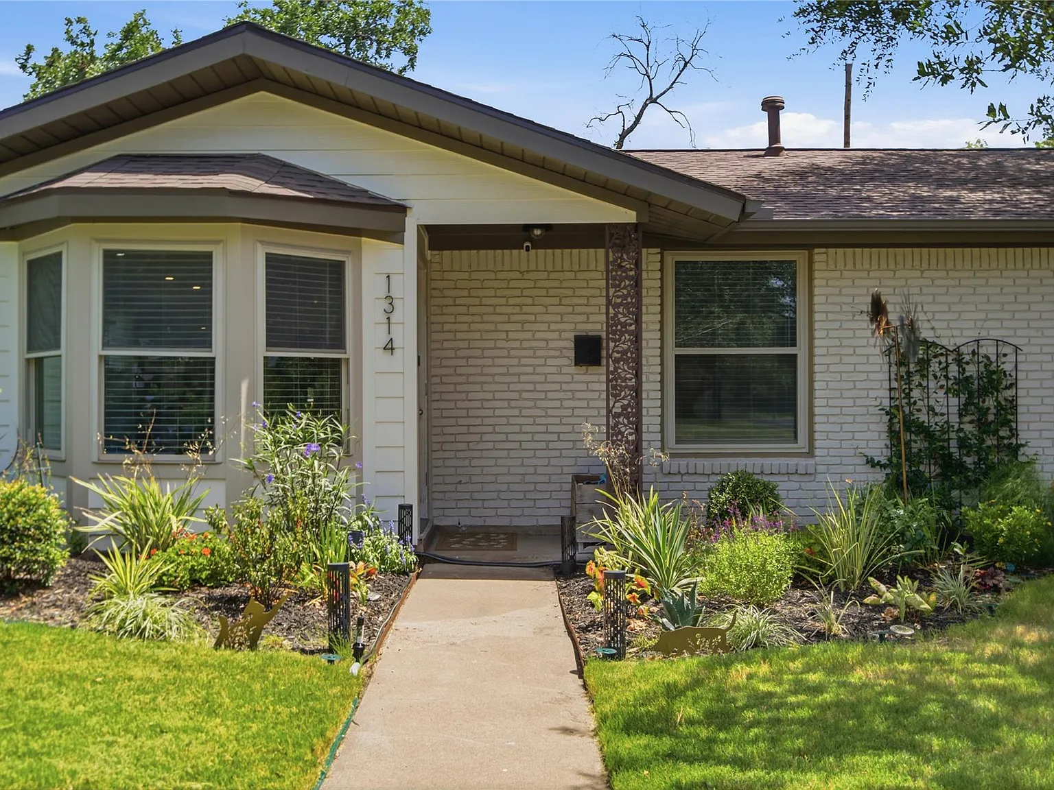 3 bed, 2.0 bath, 1585 sqft, $3,500 — Photo 4