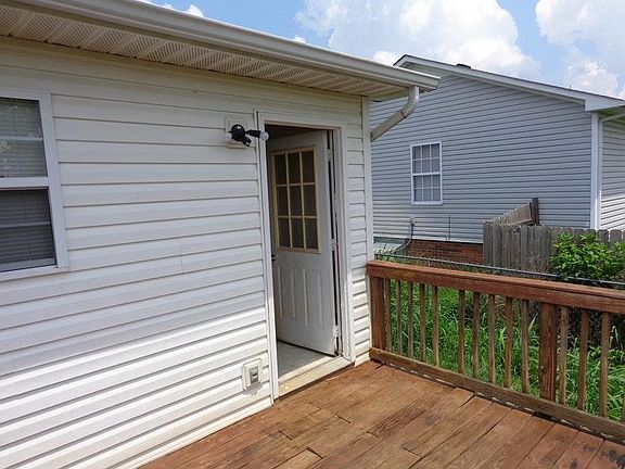 5th image of 331 Pioneer Dr