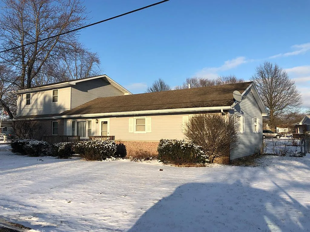 301 Virginia Dr photo 1