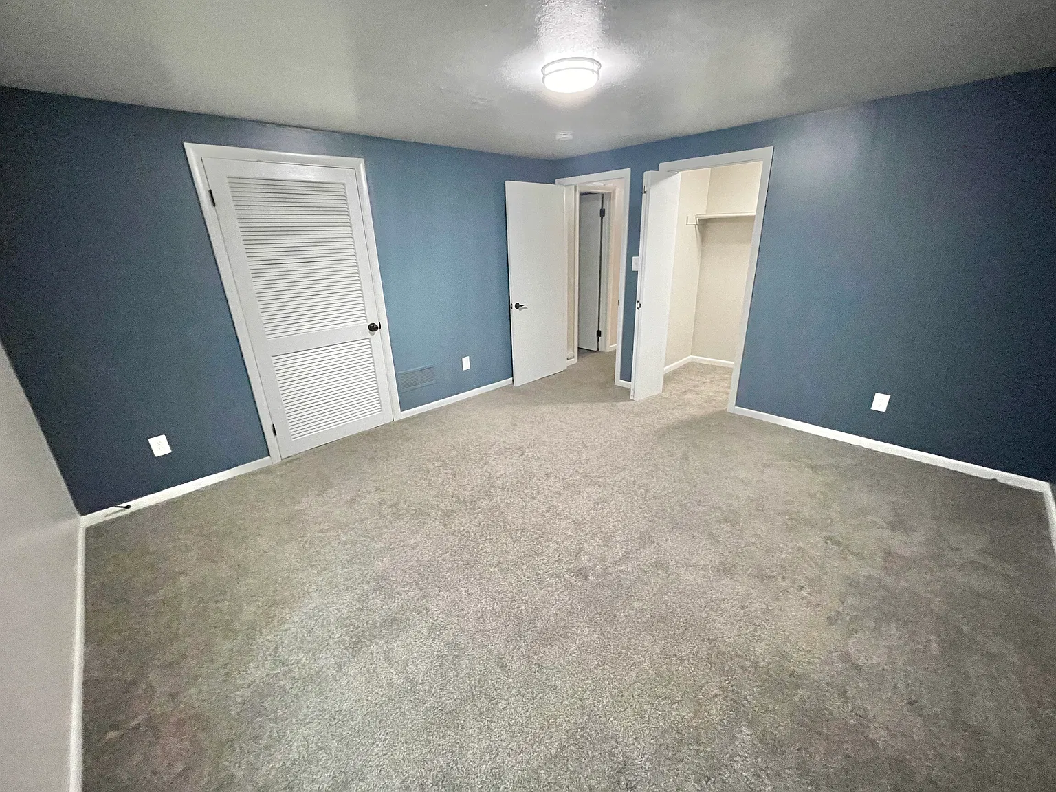 12104 E Virginia Dr — Photo 3