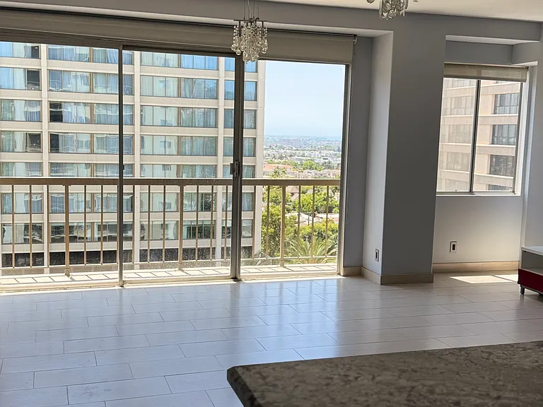 10747 Wilshire Blvd #1002 — Photo 35
