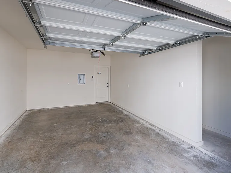 1139 Kings Hwy #102 — Photo 15