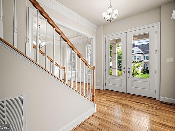 5th image of 708 Stonecliffe Rd