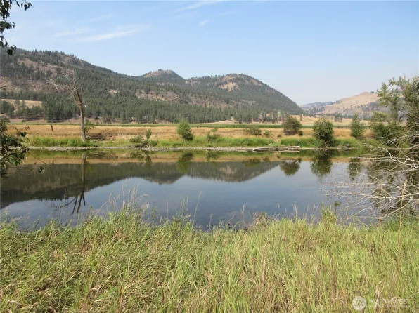 9999 Customs Road, Curlew, WA 99118