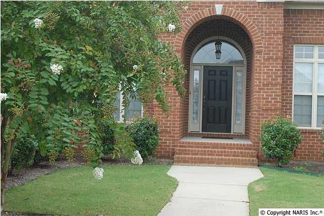 1st image of 307 Weatherford Dr NW